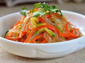 添加剂制成海蜇丝 成本每斤1元多种副食小菜含有害化工原料