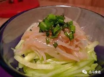 海蜇凉拌菜在家可以用这些方法拌制,成品和口味比餐厅还好